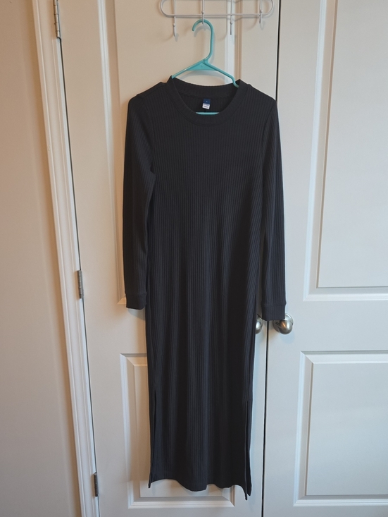 Old Navy Dresses & Skirts - Old Navy Long Sleeve Maxi Dress With Side Slits